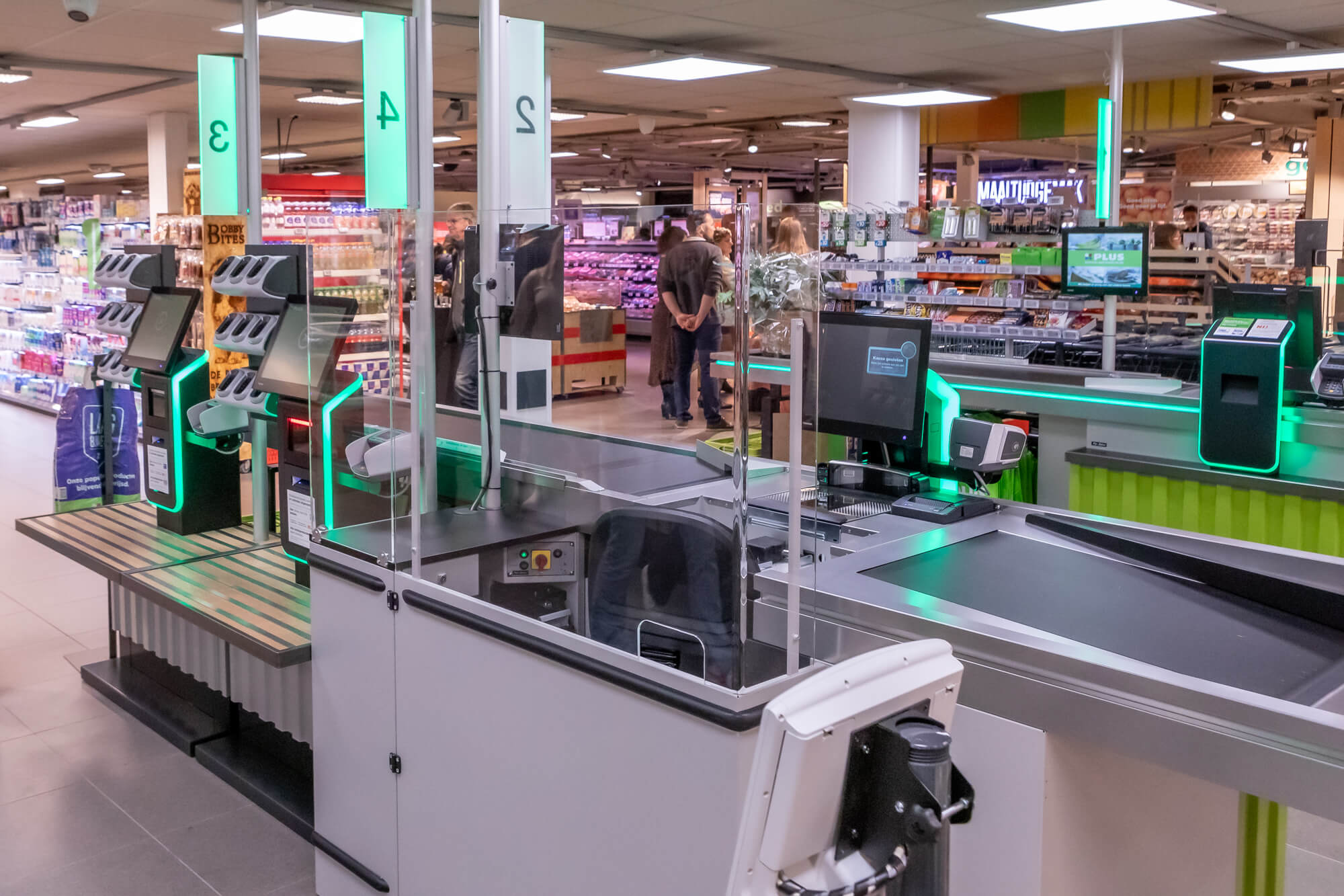 The checkout zone with self-scanning at PLUS Severijn